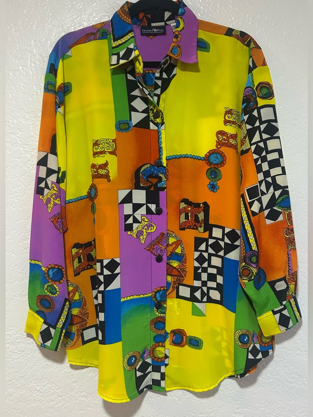 Hunters Run Women's Multicolor Geometric Print Button-Down Shirt